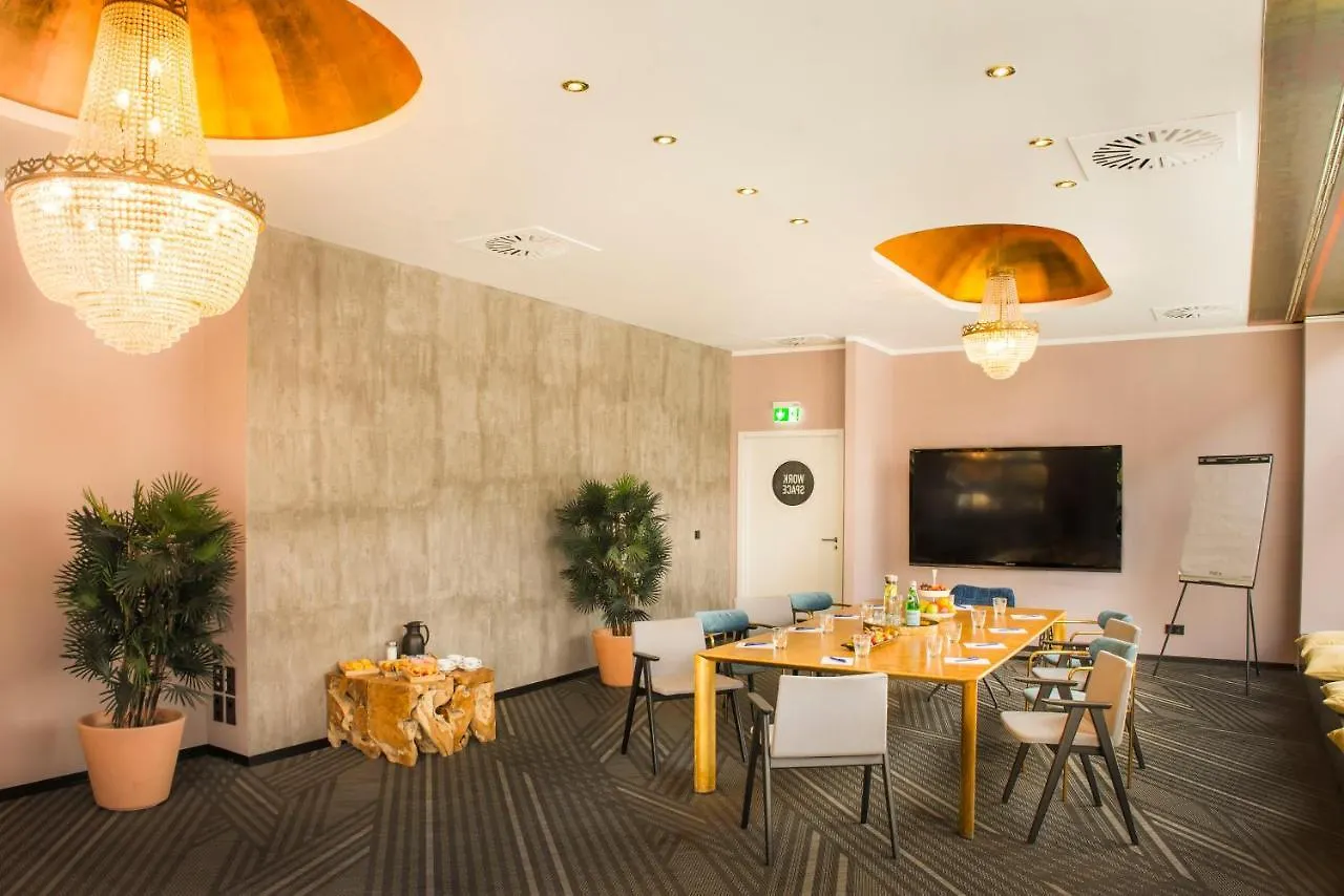 ***  Hotel Neuer Fritz Berlin Germany